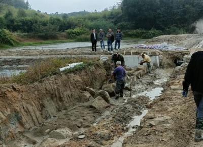 通城县大坪乡：以工代赈修渠 既解灌溉忧 又鼓钱袋子