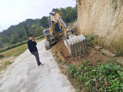 通城县石南镇：督导集中供水管道延伸工程，筑牢乡村振兴水利保障