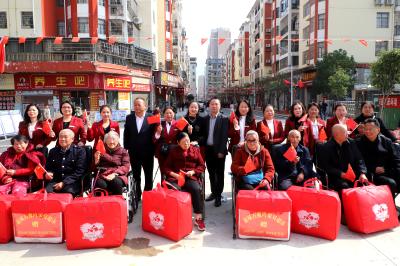 通城：文明实践点亮重阳 温情守护幸福夕阳