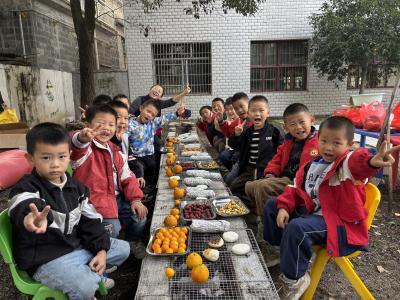 通城县沙堆镇中心幼儿园：冬日围炉享童趣，暖香萦绕伴成长