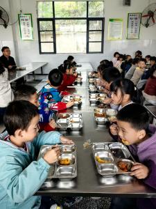 通城县马港镇：情系教育心怀大爱  爱心助学共创辉煌