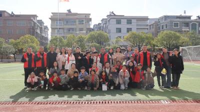 通城县石南镇妇联：“爱心妈妈”播撒希望 把关爱落到孩子心坎上