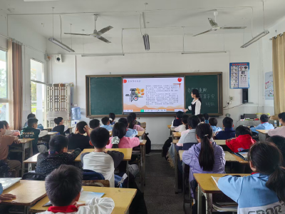 通城县四庄乡中心完小开展重阳节系列主题活动