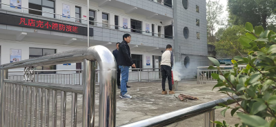 通城县石南镇凡店完小开展消防应急演练 强化乡村校园安全保障