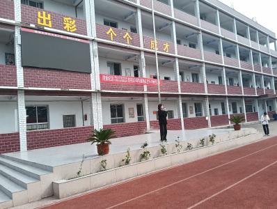 【大思政课】通城县塘湖中学举办“铭记历史·致敬英雄”书画展纪念抗战胜利80周年