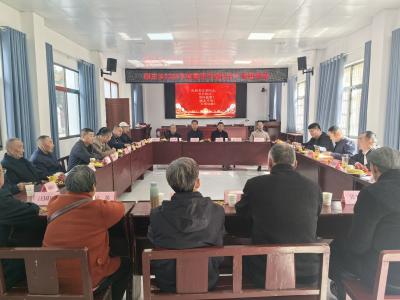 通城县四庄乡组织退休老干部开展“忆峥嵘、守初心、共奋进”重阳节主题系列活动