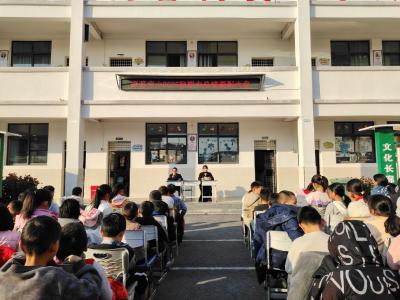 通城县大坪乡来苏完小举行期中表彰大会