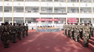 视频-通城县关工委联合湖北三赢兴光电科技股份有限公司开展棉衣捐赠活动 