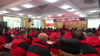 视频-防艾讲座进企业｜通城县疾控中心2025年度艾滋病防治宣讲走进湖北福人药业