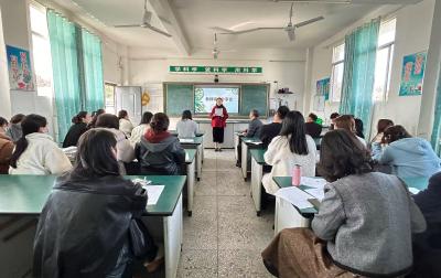 通城县沙堆中心完小：以书为翼 赋能教育