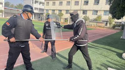 通城县五里镇五里中心完小：筑牢安全防线 护航校园平安