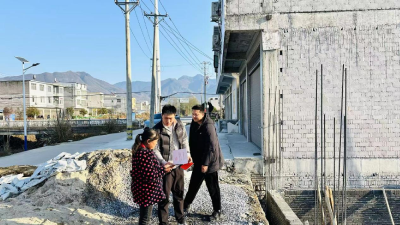 “送证上门”暖人心 宅基地联审联批惠民生