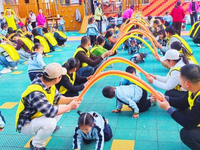 通城县实验幼儿园：“一物多玩”创意无限，亲子同乐健康同行