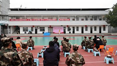 通城县党外代表人士到县专门学校开展元旦联谊活动