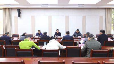 杨修伟专题研究企业上市工作时强调：坚定不移推进企业上市 为通城经济高质量发展注入新动能