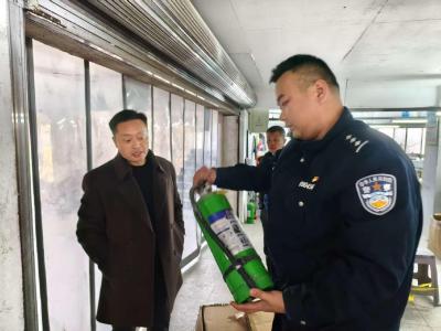 通城县石南镇深入企业开展安全生产检查