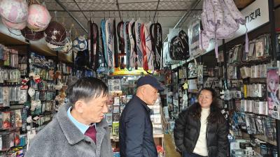 通城县塘湖镇：节前扫黄打非护幼苗 净化校园周边文化环境