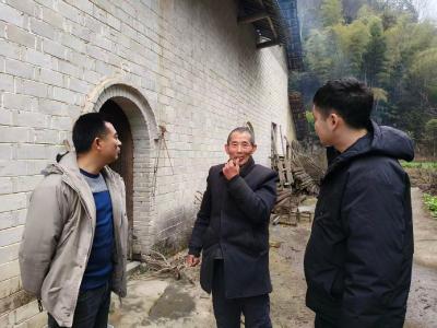 通城县四庄乡大溪村：寒潮将至早部署 走访入户暖人心