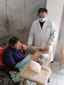 通城县隽水镇旭红社区开展暖心走访行动