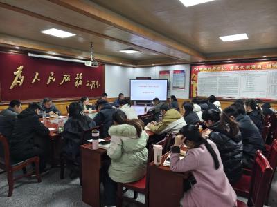 通城县马港镇召开年轻干部谈心谈话座谈会