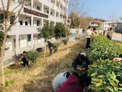 【清洁家园在行动】通城县沙堆镇大柱完小：清洁校园齐动手 助力“百日攻坚”焕新颜