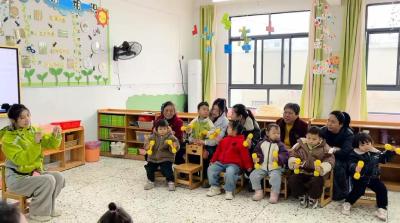 通城县麦市镇中心幼儿园举行家长半日开放日活动