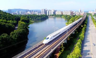 省政府工作报告中的咸宁机遇——坚持以同城化理念超常规打造广域武汉大都市圈