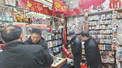 通城县塘湖镇：“扫黄打非”护净土 筑牢校园周边文化防线