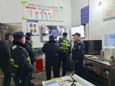通城县石南镇：筑牢期末“安全网” 扎实开展校园周边治安巡逻