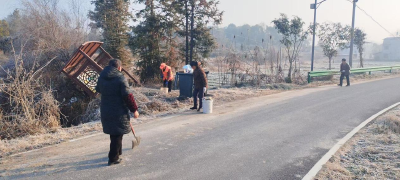 【清洁家园在行动】通城县石南镇虎岩村开展清洁家园行动
