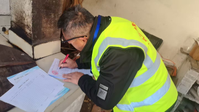 通城县四庄乡新联村：惠民政策暖民心 免费安装燃气“三件套” 筑牢安全防线