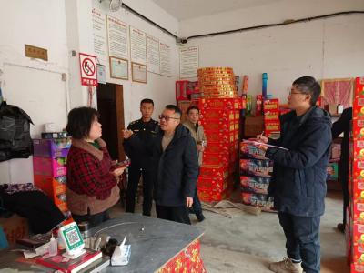通城县大坪乡：烟花爆竹整治不松懈 守护群众平安过节