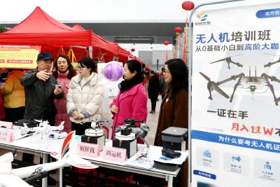 湖北通城：“春风行动”助力家门口稳岗就业