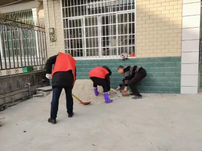 【清洁家园在行动】通城县大坪乡来苏村：集中清理门前杂物 让家园更整洁