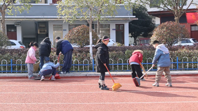 【清洁家园在行动】通城县关刀镇：“小手拉大手”清洁家园 家校联动焕新颜