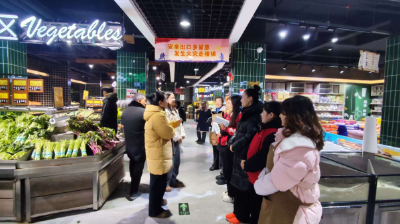 镜头丨关爱在 心里暖