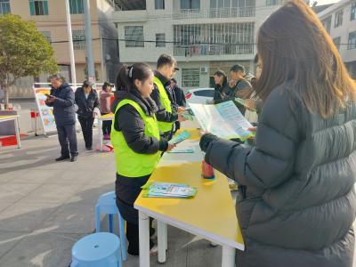 通城县马港镇开展禁毒反诈宣传活动