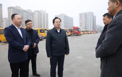 黄建平调研督导“清洁家园”百日攻坚行动和“大战100天，干净整洁迎新年”城市精细化管理百日攻坚行动推进情况