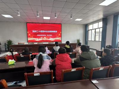 通城县银城社区：志愿暖童心 银城托管伴寒假同行