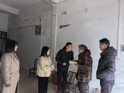 通城县沙堆镇开展春节前困难老党员走访慰问活动