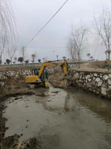 【清洁家园在行动】通城县沙堆镇湾船咀村：机械清淤护河道 清洁家园焕新颜