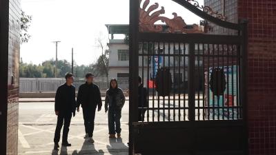 视频-通城县红十字会携手爱心企业开展新春走访慰问活动