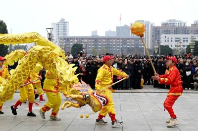 锣鼓喧天闹元宵！通城公安坚守一线护团圆