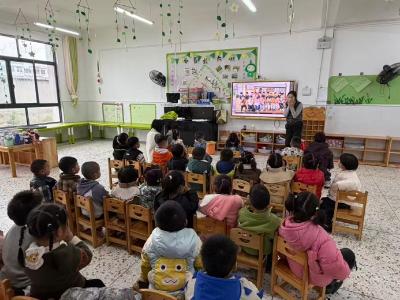 以“练”筑防安全“童”行 | 通城县麦市镇中心幼儿园开展应急疏散演练活动