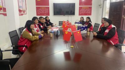 通城县隽水镇新塔小学开展关爱留守儿童活动