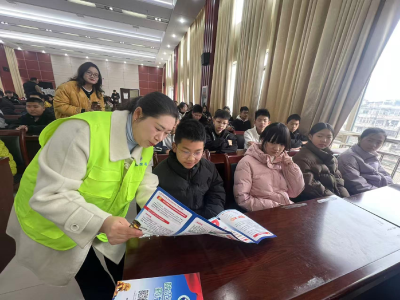 通城县隽水镇组织学生近距离学习毒品防范知识