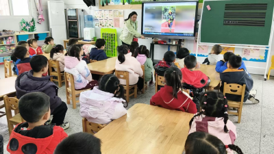 通城县五里镇中心幼儿园：消防润童心 安全伴成长