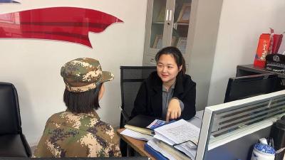 通城县：发挥干警力量 延伸关爱手臂