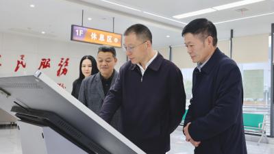 唐雷调研全县优化营商环境和政务服务工作  