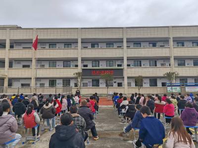 通城县马港镇：法治进校园 禁毒反诈护成长